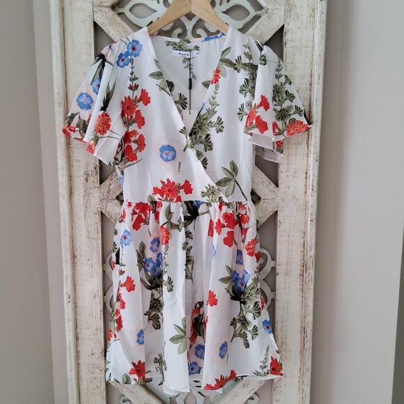 Runway Paris Women's Faux Wrap Surplice Mini A-Line Dress in Floral - Picture 7 of 14